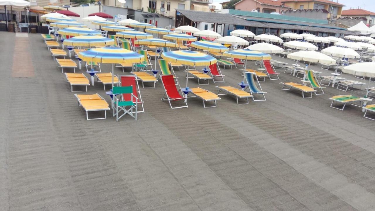 Hotel Ristorante Il Gabbiano Cecina (Livorno) Exterior foto